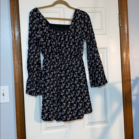 Long Sleeve Floral Dress - Picture 2 of 2